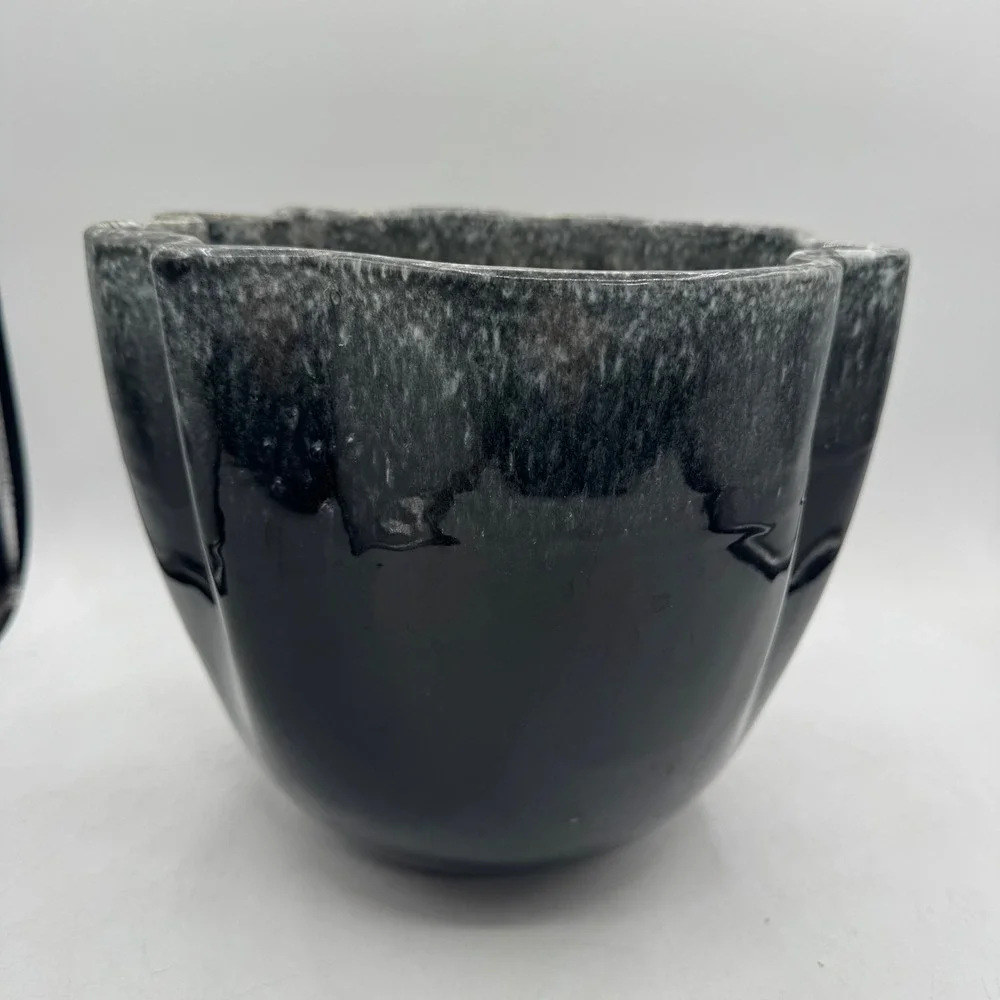 Vintage Hull Pottery Planter 427 Black White Drip Glaze Scalloped Rim USA Made